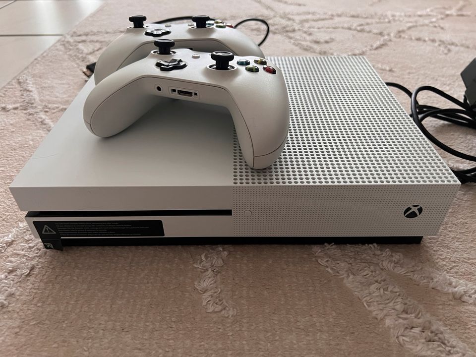 Xbox One S Weiß in Hattingen
