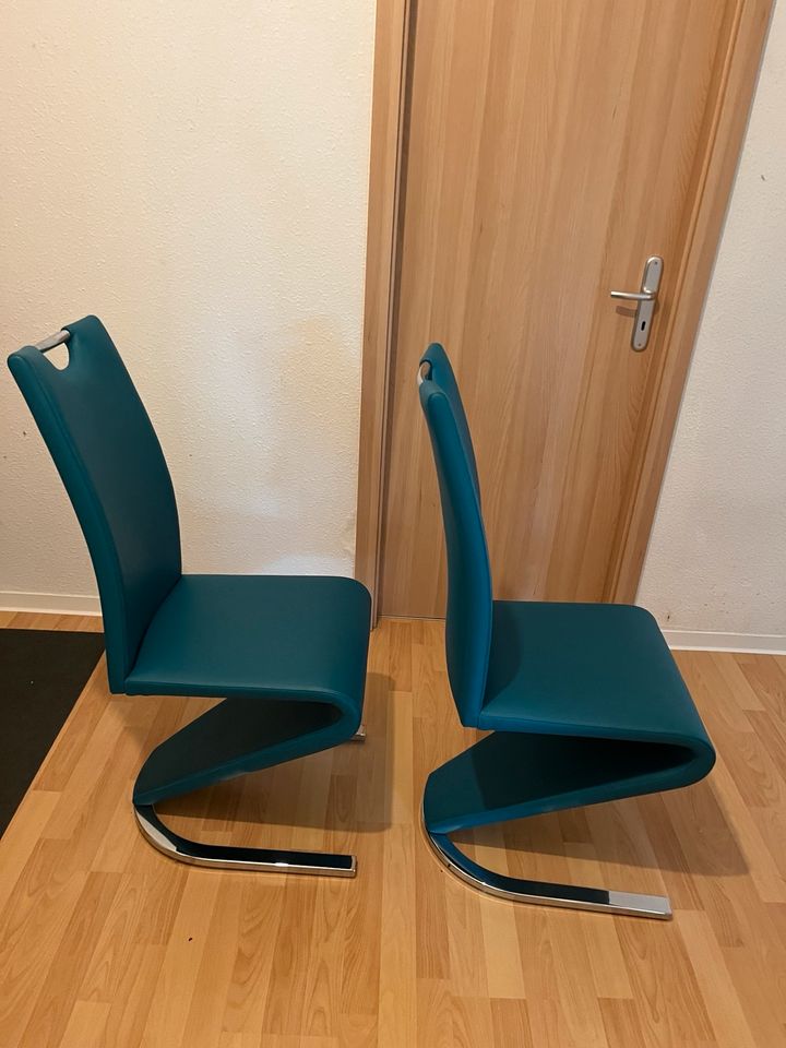Zwei Stühle in Dresden