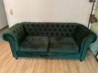 Sofa 2er Chesterfield Samt grün Niedersachsen - Celle Vorschau