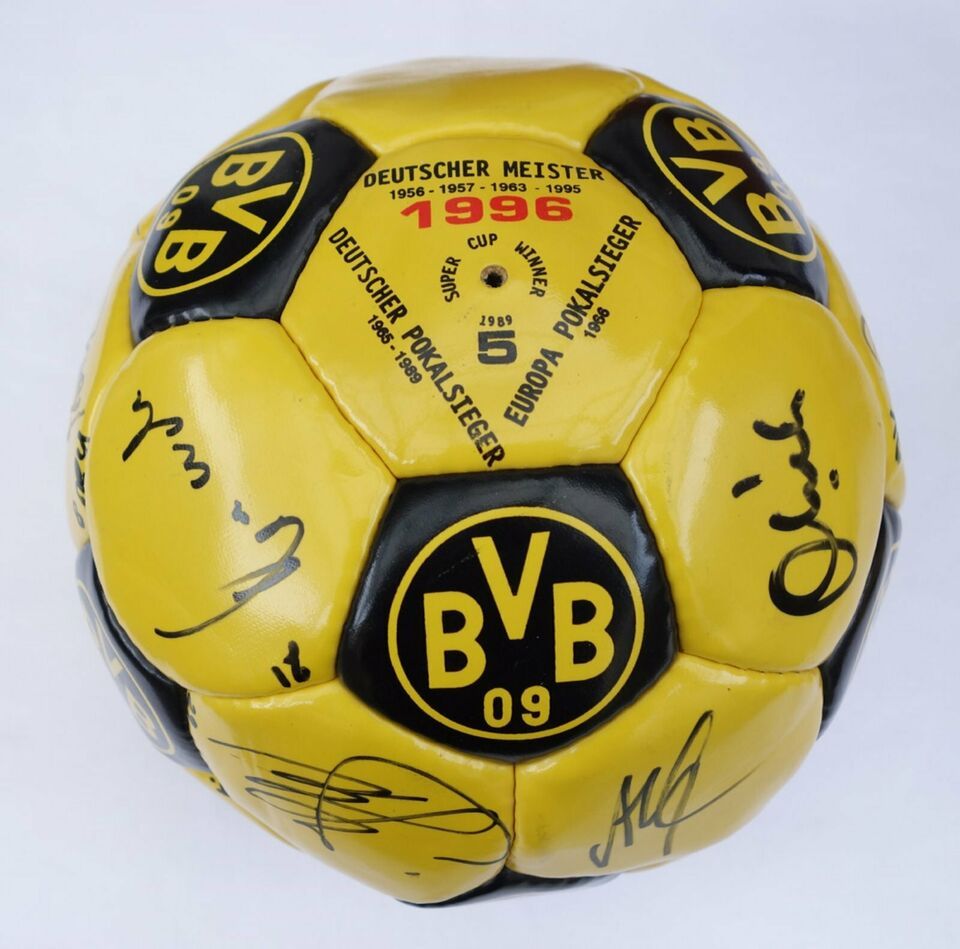 BVB original signierter Fußball , Autogramme in Essen