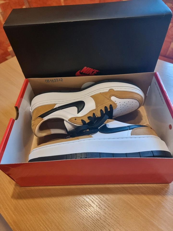 Damen Nike Air Jordan 1 Elevate Low Gr. 40,5 in Altusried