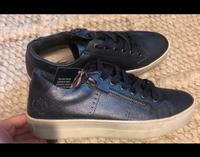 Young Spirit Sneaker Turnschuhe Metallic Blau 39 Neu Nürnberg (Mittelfr) - Kleinreuth b Schweinau Vorschau