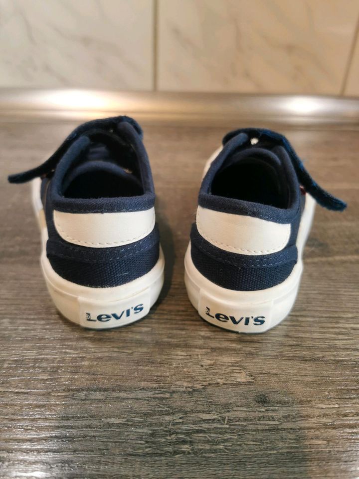 Schuhe Sneaker Levi's blau festlich Weihnachten Hochzeit Taufe in Wülfrath