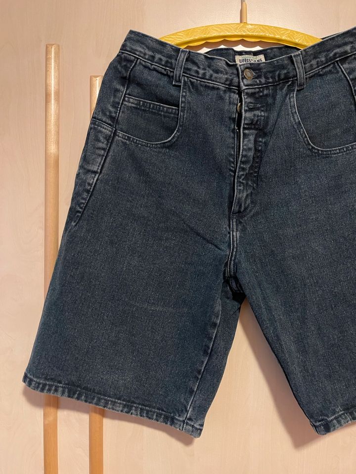 Guess Jeans kurz / Größe 32. /Dunkelblau/ Top Zustand in Oberweißbach