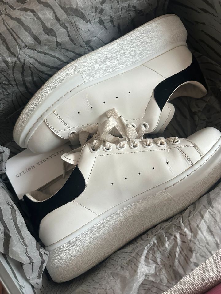 Alexander McQueen Sneaker 39,5 mit Karton in Ludwigshafen