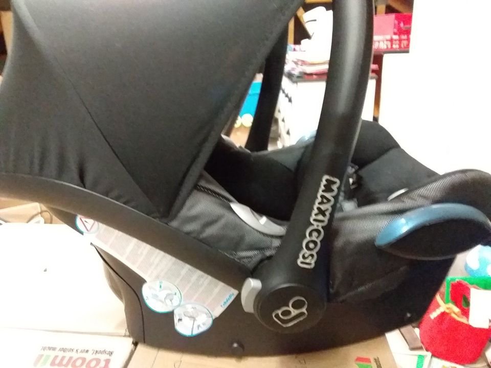 Maxi Cosi,  Kindersitz,  Kinderautositz in Zettemin