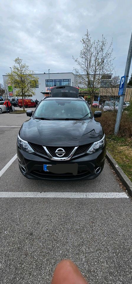 Nissan qaschkai  2017 in Pähl