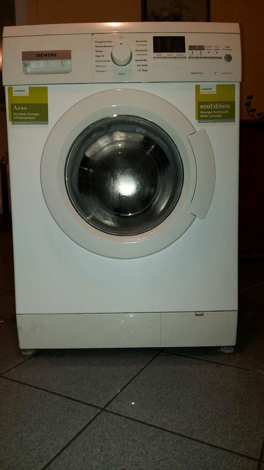 Siemens IQ 300 Waschmaschine mit 6kg Fassungsvermögen in Leverkusen