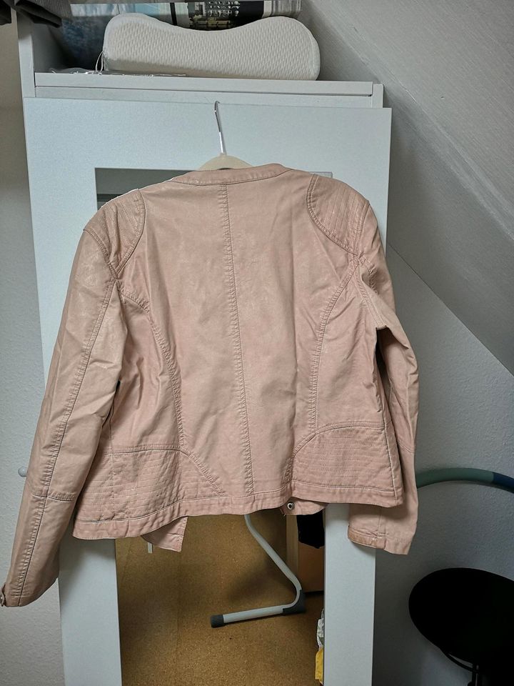 Schöne Jacke, auch schick über festliche Kleider in Lingen (Ems)