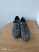 Kennel und Schmenger Damen Sneaker Turnschuhe Leder 39 Gr 6 grau Hessen - Haiger Vorschau