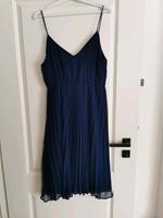 Plissiertes Kleid in marineblau Bayern - Kempten Vorschau