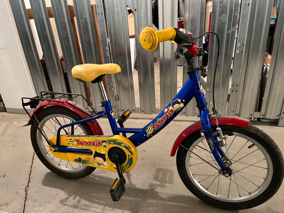 Kinderfahrrad 16 Zoll mit Schutzräder in Nürnberg (Mittelfr)