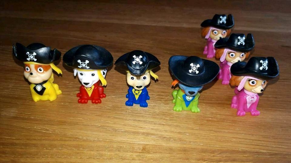 Verschiedene Paw Patrol Figuren aus Pudding Eiern in Bochum