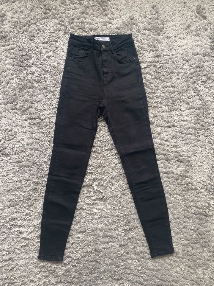 ZARA High Waist Skinny Jeans in Bischofsheim