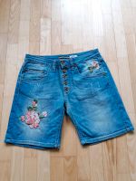 PLEASE Shorts Jeans Blumen Stickerei Größe S - wie neu Hamburg-Nord - Hamburg Uhlenhorst Vorschau