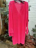 Seidiges Plissee Kleid Leuchtend Pink Gr. 40/42 NEU Nordrhein-Westfalen - Korschenbroich Vorschau