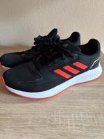Adidas Sport/Hallenschuh Größe 39 1/3 Sachsen - Glauchau Vorschau