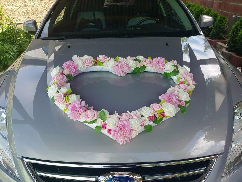 Autoschmuck Herzen und Rosen Licht lila für die Hochzeit