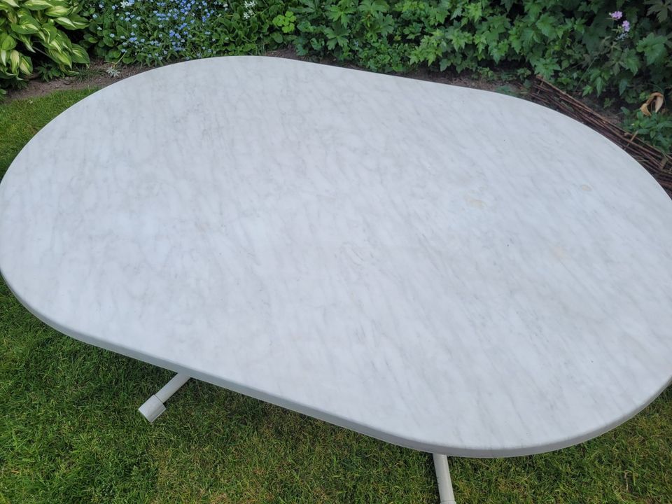 Gartentisch Werzalit oval 195 x 93 cm weiß klappbar Sitzgruppe in Lüneburg