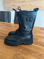 Neue Stiefel von Tommy Hilfiger schwarz Gr 40 nur 1/2 Preis Schleswig-Holstein - Stuvenborn Vorschau