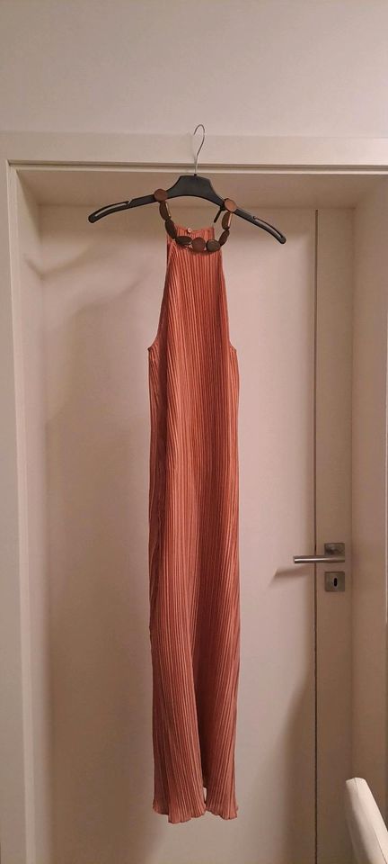 Super schickes langes Kleid von Zara - Größe M in Nürnberg (Mittelfr)