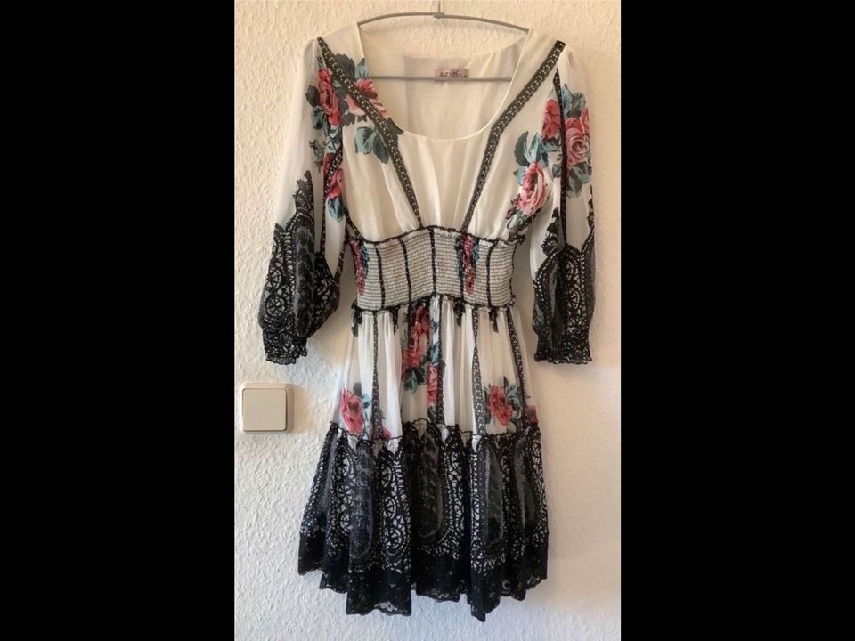 NEU Kleid Spitze Rosen Blumen Muster Petit gipst Boho Hippie zart in Leipzig