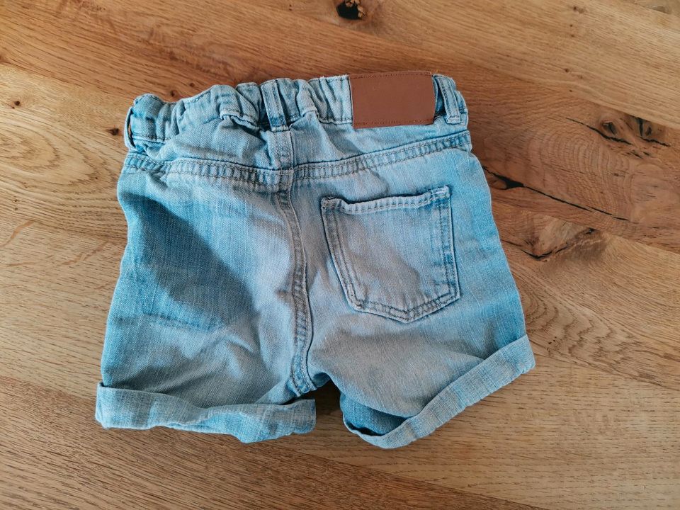 Jeans shorts H&M Gr. 80 in Bestwig