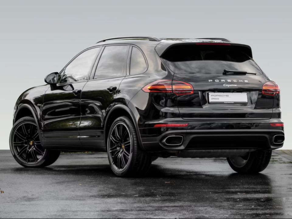 Porsche Cayenne Diesel 3.0 V6 schwarz/schwarz in Lippstadt