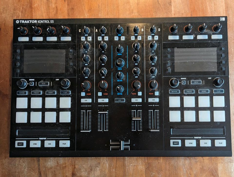 Traktor S5 mit Tasche und OVP | Controller von Native Knstruments in Leipzig