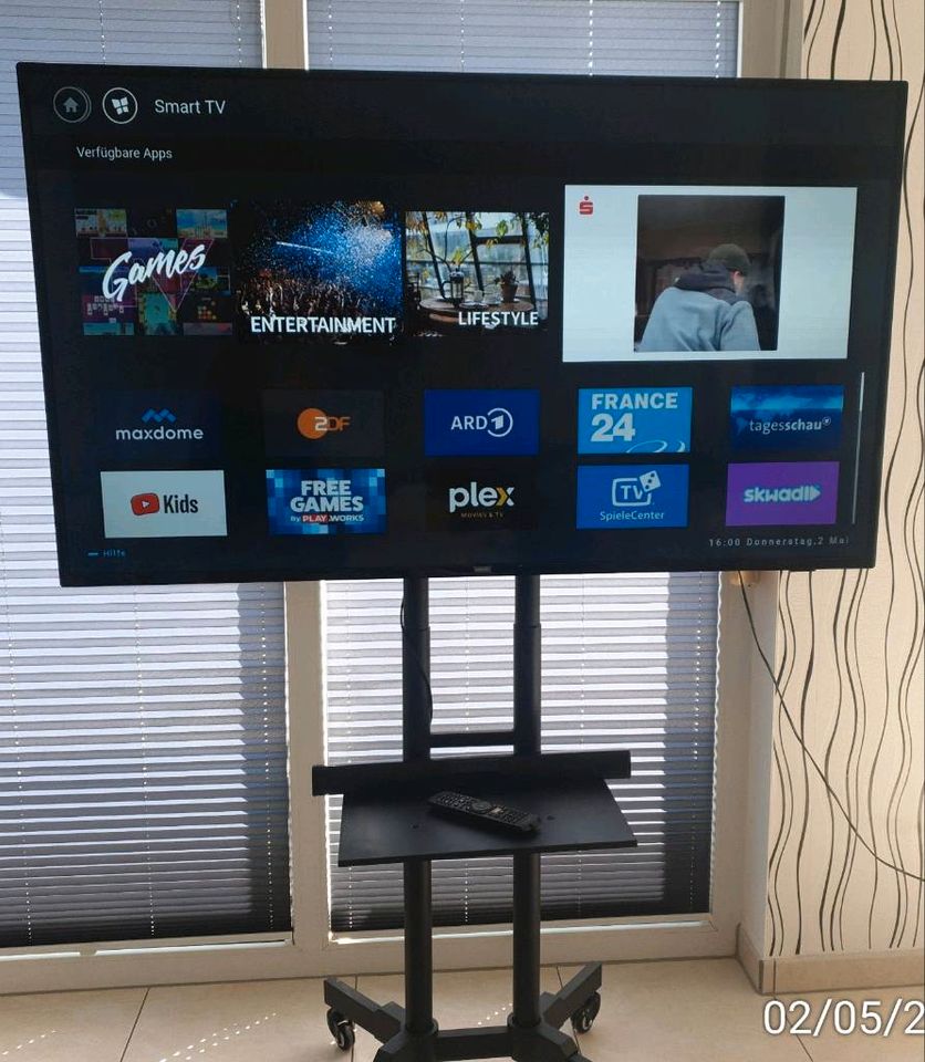 Zur EM: Philips 4K-UHD-LED-Smart TV 58" + TV Ständer + TV Cover in Bovenden