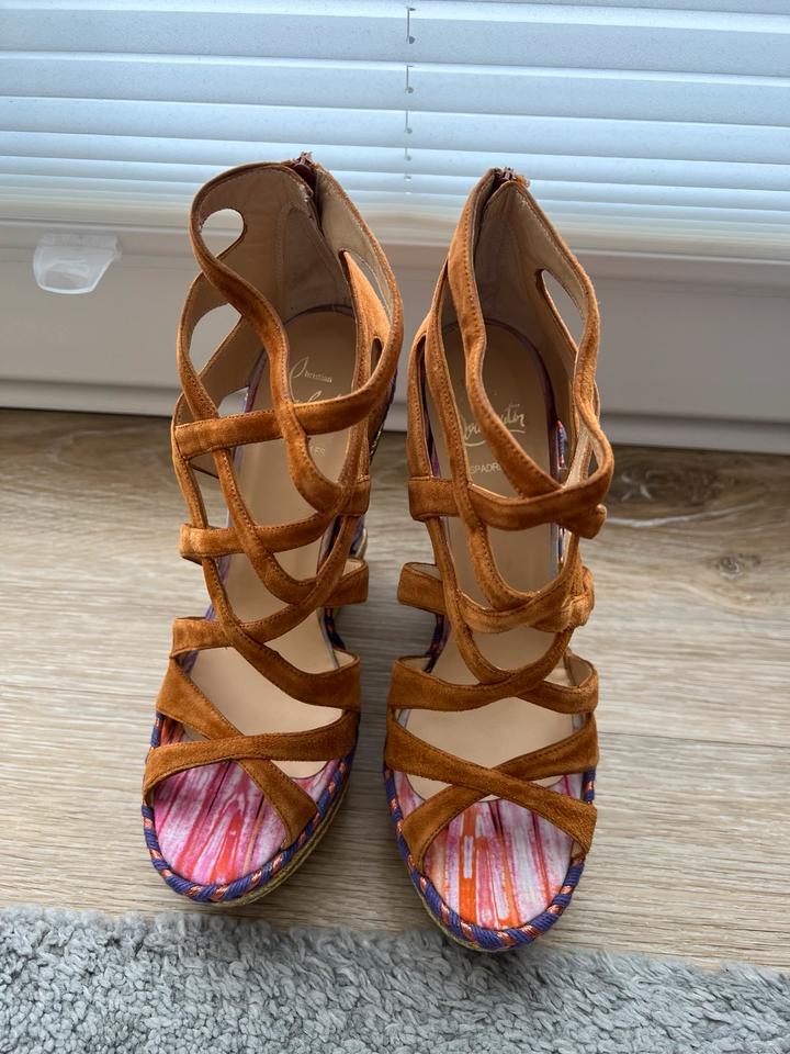 Christian Louboutin Tosca Keil Plateau Sandalen 38 neu in Hamburg