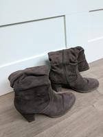 Kaum getragene Stiefel Gr. 36, braun mit Absatz, raues Leder Nordrhein-Westfalen - Siegen Vorschau