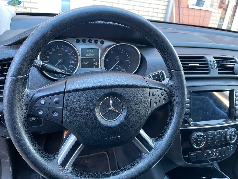 Mercedes R320 R Klasse 6 Sitzer 224 Ps Motorschaden in Marsberg