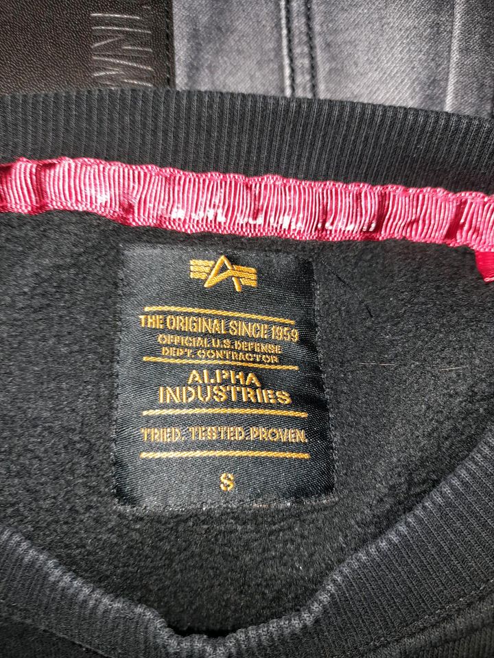 Pullover Gr. S  Schwarz von Alpha Industrie in Hannover