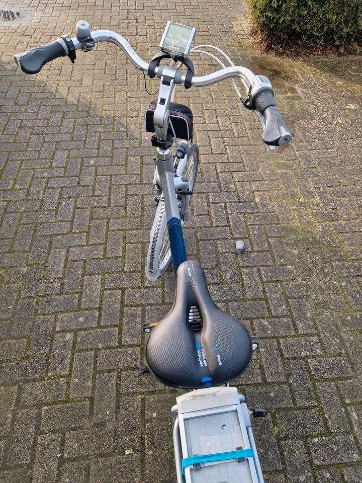 E-Bike leicht reparatur bedürftig in Upgant-Schott