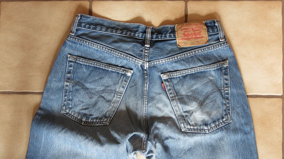 Levis Jeanshose 582 Größe 33/34 in Hochdorf (Riß)