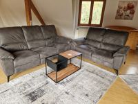 Couch mit Tisch knapp 2 Jahre alt Baden-Württemberg - Billigheim Vorschau