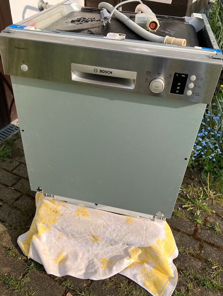 Geschirrspüler Bosch SilencePlus SMU50E15EU integrierbar in Arnsberg