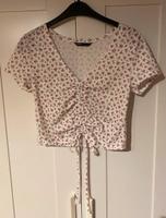 Crop Top Damen - weiß/rote Blümchen - Shein - Größe M Bayern - Straubing Vorschau