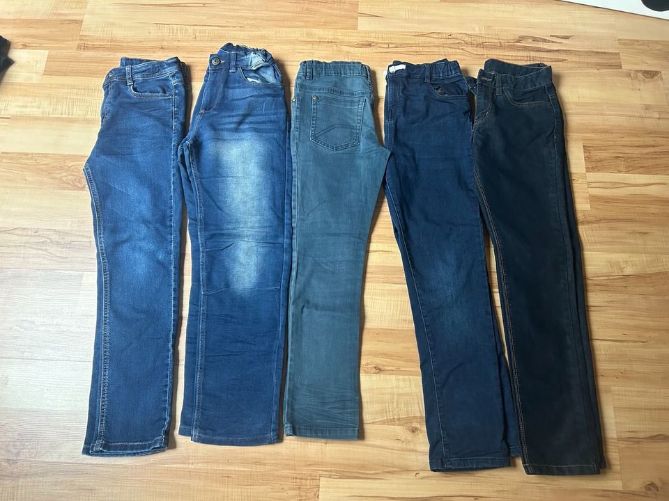 5 Jeans Hosen 152 in Hennef (Sieg)