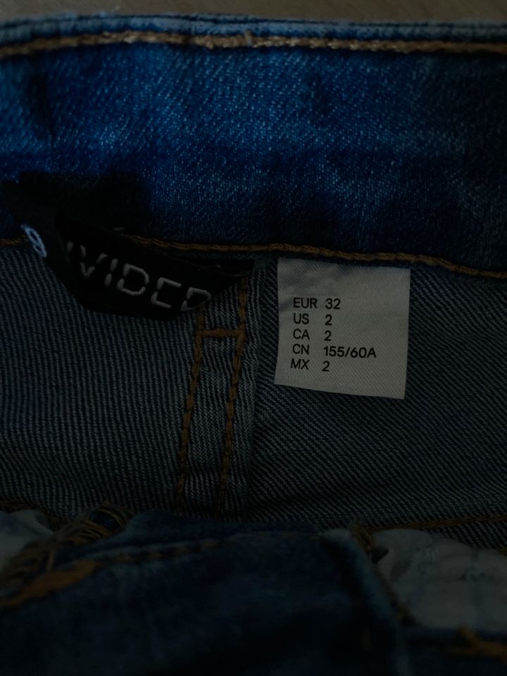Tally Weijl H&M Jeans 32 blau in Großbeeren