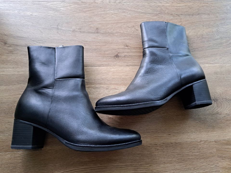 Stiefelette der Marke Tamaris, Größe 37, UNGETRAGEN in Berlin