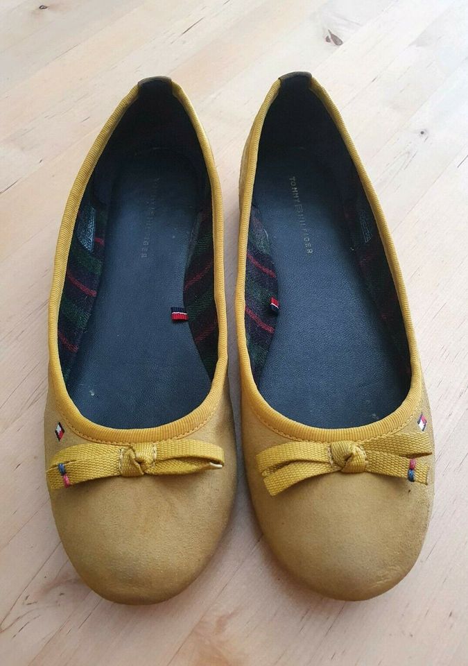 Tommy Hilfiger Ballerinas gelb Gr. 39 in Berlin