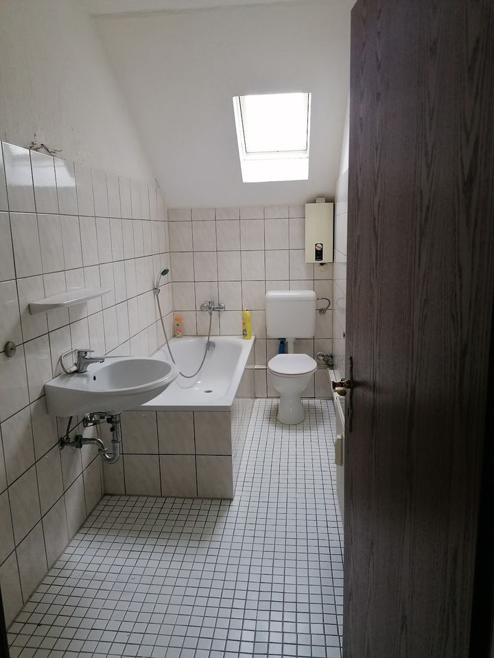 3 Zimmer-Dachgeschosswohnung zu vermieten! in Oberhausen