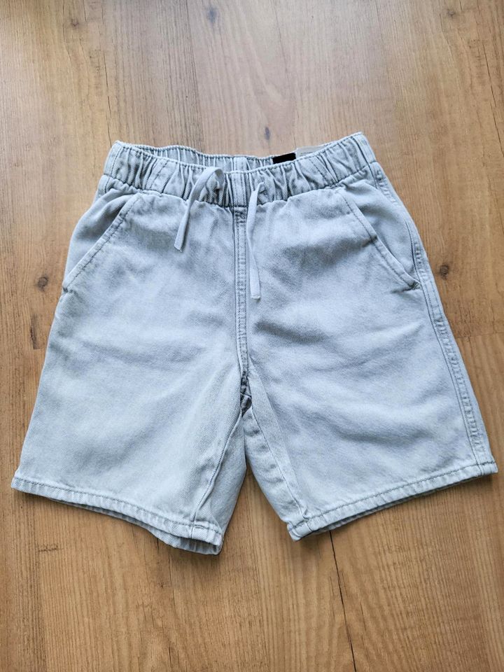 Jeans Shorts grau von H&M Gr.122 in Kleve