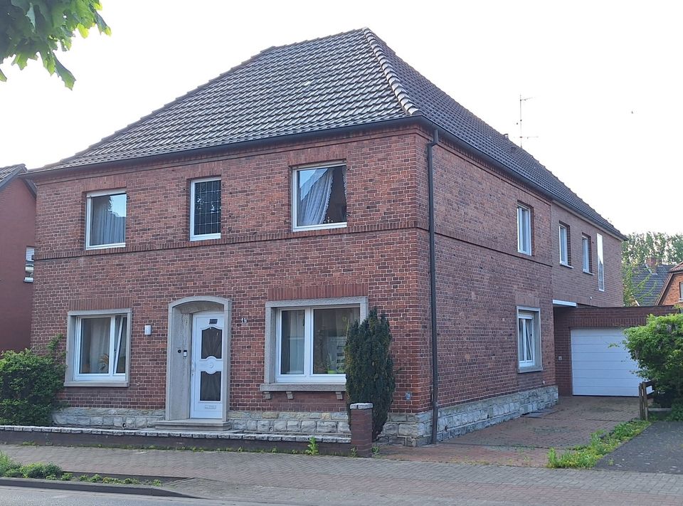 2-Familienhaus in Beelen, nach Bieterverfahren, Mindestgebot 265000€ (EG vermietet, OG leerstehend) in Beelen