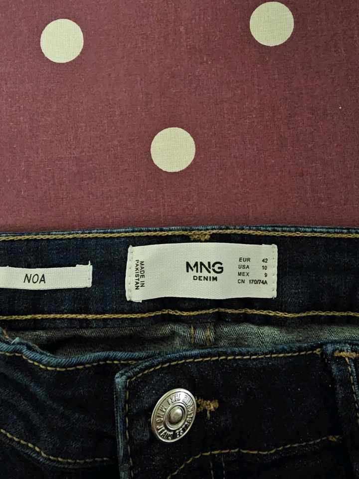 Ungetragene Da-Jeans von Mango in Mönchengladbach