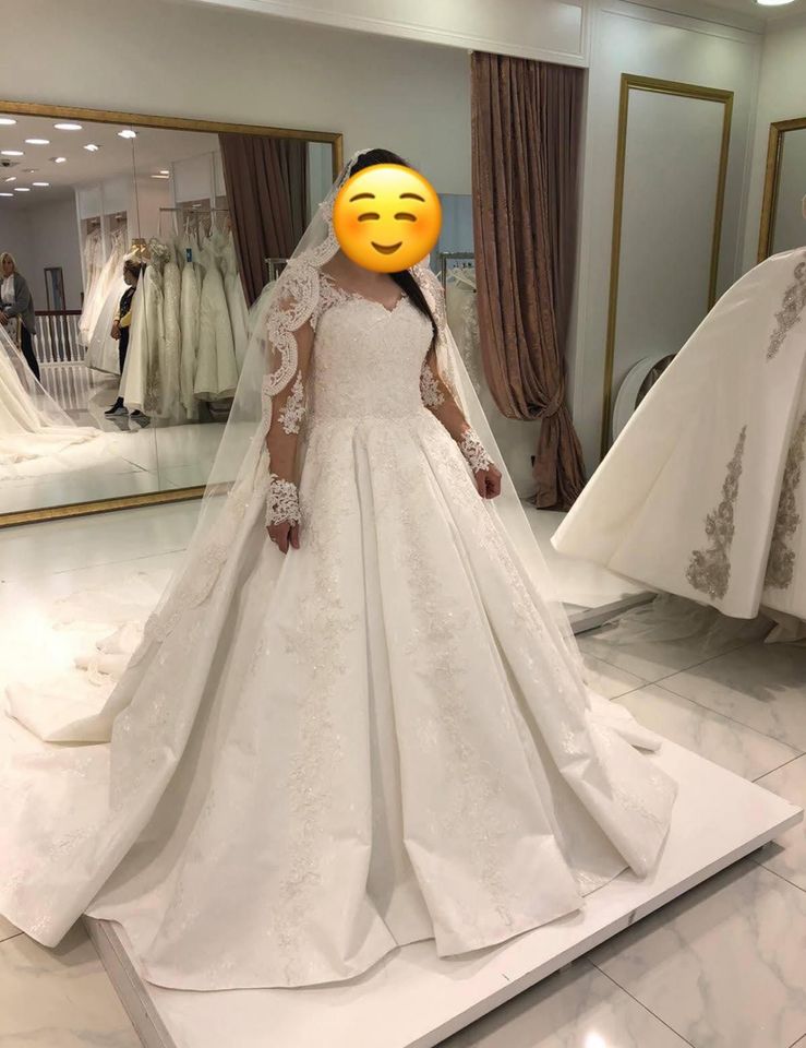 Brautkleid Weiß mit Strasssteinen/Gelinlik in Hamburg