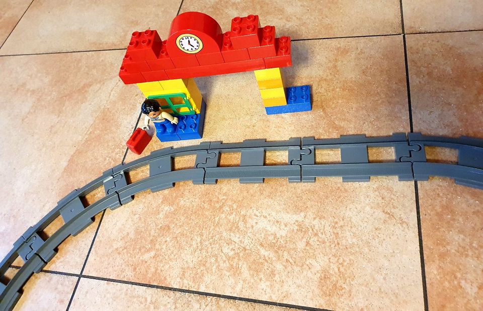 Lego Elektrische Duplo Eisenbahn mit Brücke, Bahnhof und Kran in Krefeld