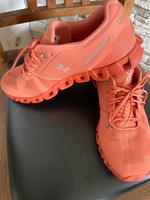 ON Turnschuhe NEU Bayern - Schnaittach Vorschau